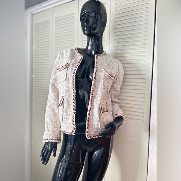 Elegant Cream Tweed Jacket with Red Accents - Picture 1 of 8